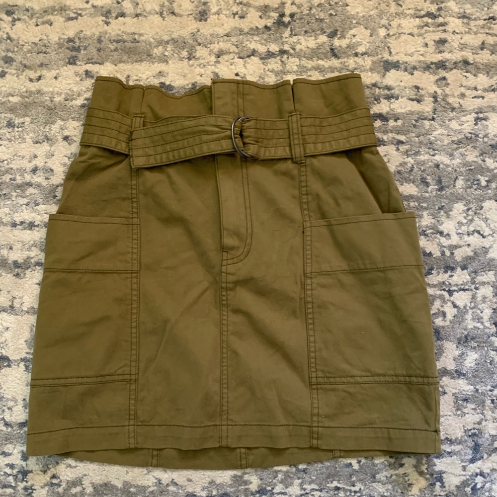 Olive green skirt, built in belt!